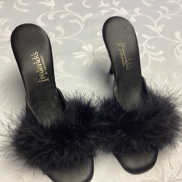 Vintage Frederick’s of Hollywood Satin Bedroom Slipper9/1/2 VINTAGE - Picture 1 of 9